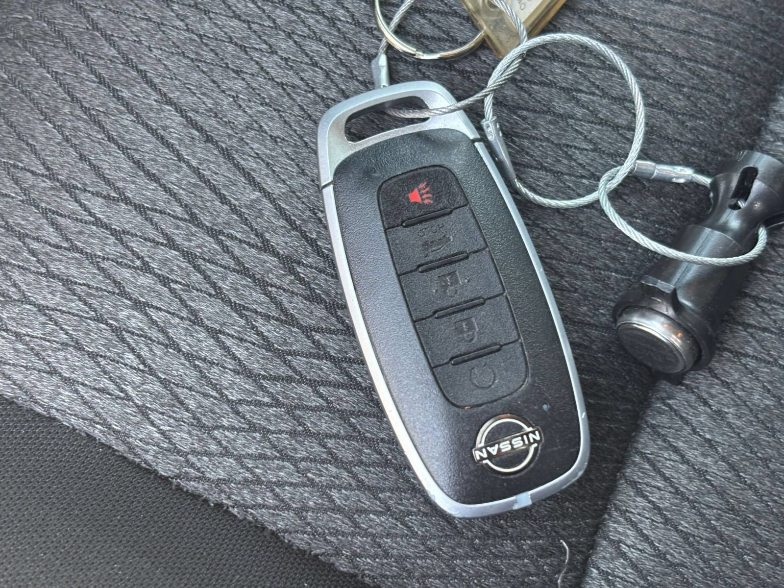 Used 2025 Nissan Rogue SV AWD/4WD image 26
