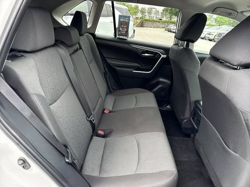 Used 2025 Toyota RAV4 XLE AWD/4WD image 27