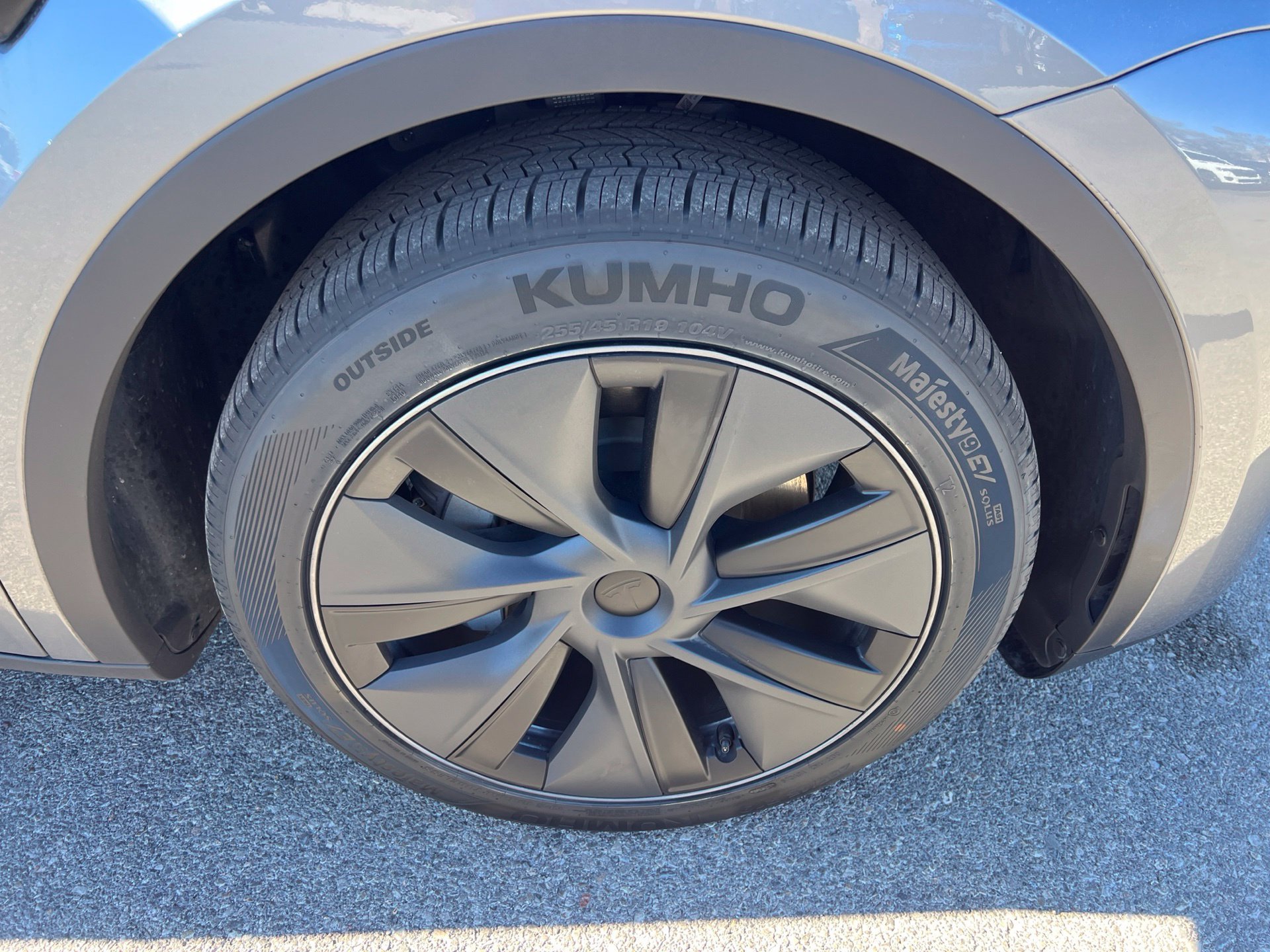 Used 2024 Tesla Model Y Long Range AWD/4WD image 13