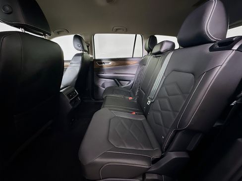 Used 2025 Volkswagen Atlas SE FWD image 27