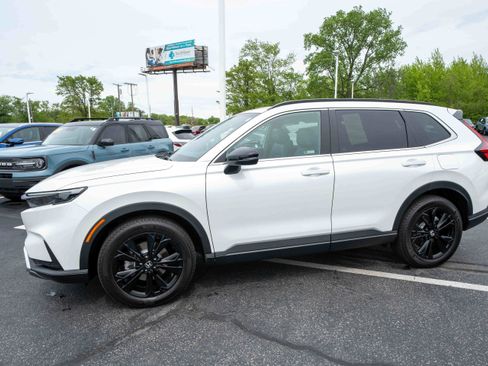 Certified 2024 Honda CR-V Sport Touring image 3