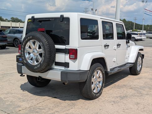 Used 2012 Jeep Wrangler Unlimited Sahara w/ Connectivity Group image 7