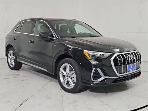 Used 2022 Audi Q3 2.0T Premium w/ Convenience Package image 8