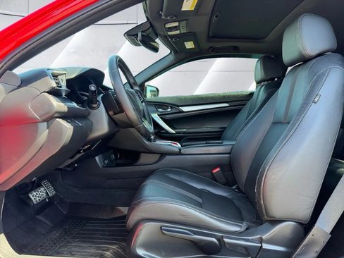 Used 2019 Honda Civic Touring image 9