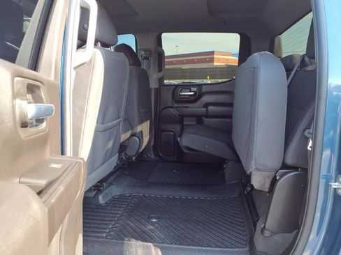 Used 2024 Chevrolet Silverado 1500 Custom w/ Turbomax Blackout Package AWD/4WD image 18