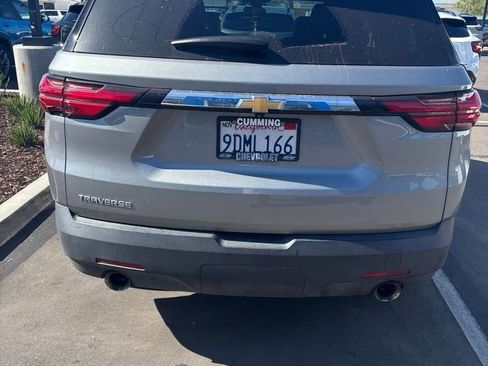 Used 2023 Chevrolet Traverse LS FWD image 4