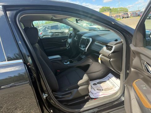 Used 2022 GMC Acadia SLE FWD image 26