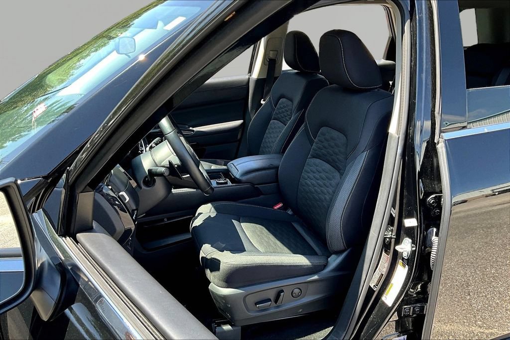 Used 2025 Nissan Pathfinder SV AWD/4WD image 22