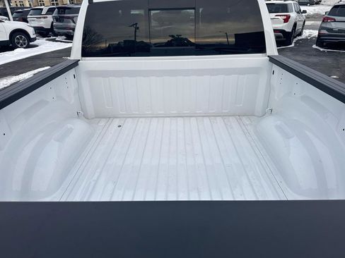 Used 2025 RAM 1500 Big Horn AWD/4WD image 7