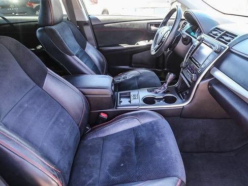 Used 2015 Toyota Camry XSE w/ Moonroof Package FWD image 19