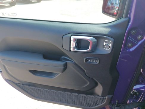 Used 2026 Jeep Gladiator Sport AWD/4WD image 28