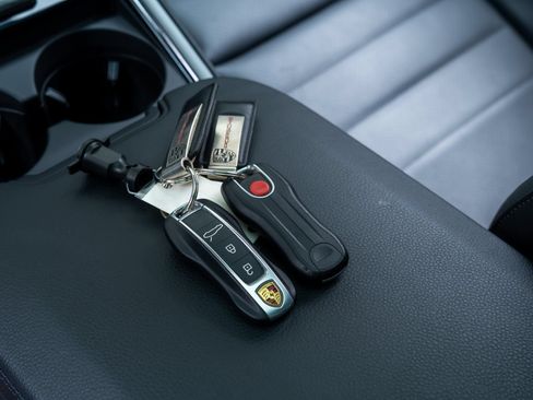 Used 2024 Porsche Panamera RWD image 15