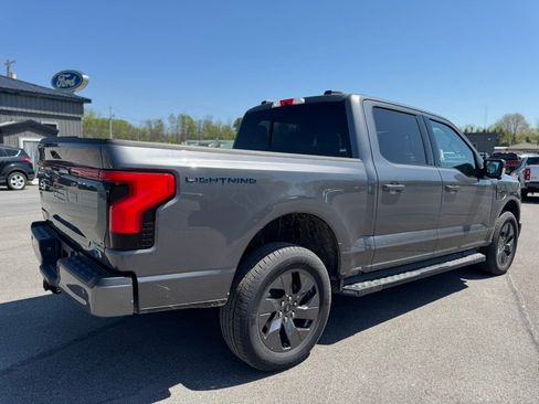 New 2023 Ford F150 Lightning Lariat AWD/4WD image 24
