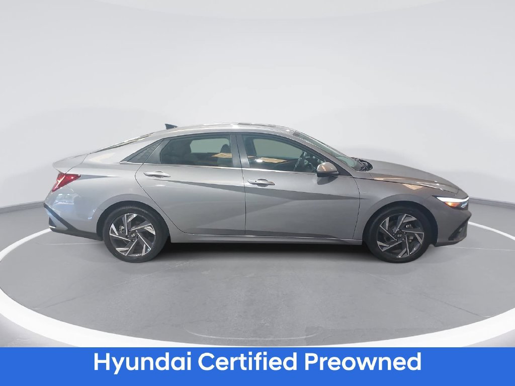 Certified 2025 Hyundai Elantra SEL FWD image 4