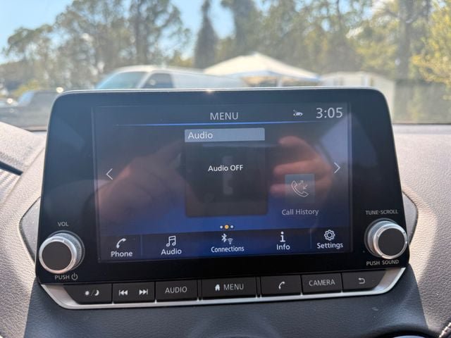 Used 2025 Nissan Sentra SV FWD image 4