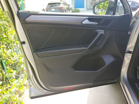 Used 2023 Volkswagen Tiguan SE R-Line image 20