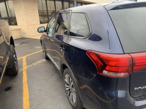 Used 2020 Mitsubishi Outlander SE AWD/4WD image 8