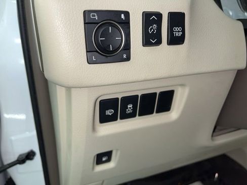 Used 2019 Lexus GX 460 Premium w/ Premium Package AWD/4WD image 29