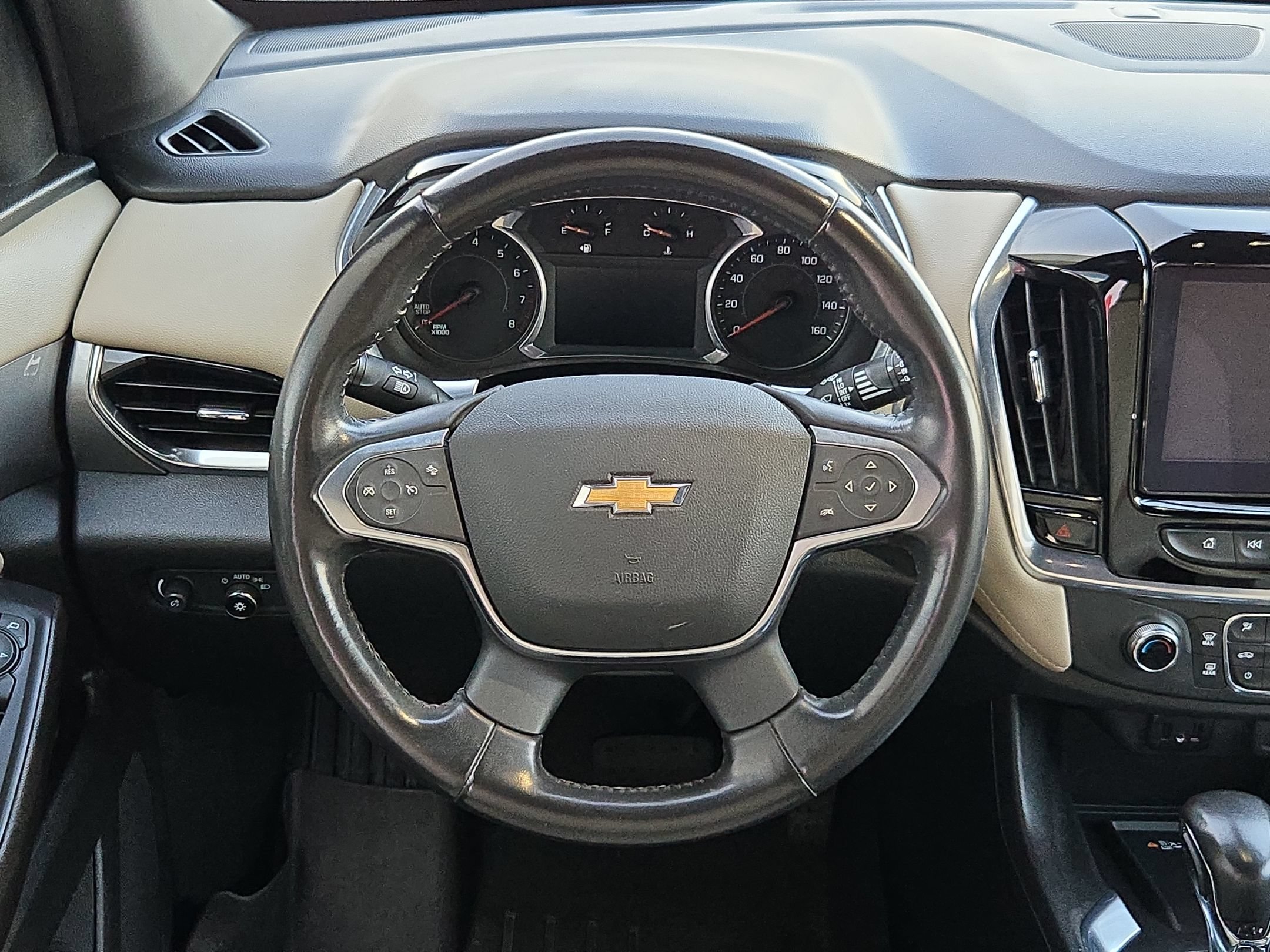 Used 2022 Chevrolet Traverse LT FWD image 26