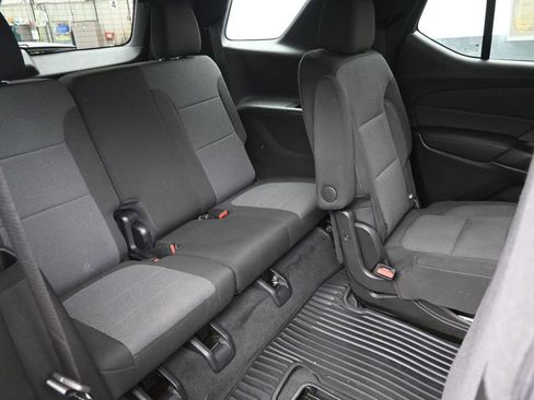 Certified 2023 Chevrolet Traverse LT image 9