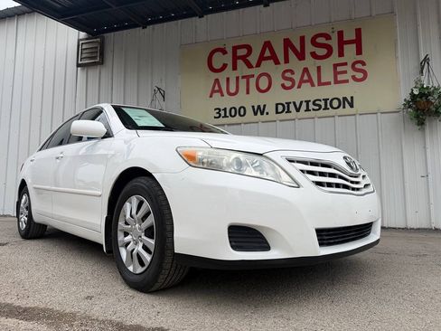 Used 2010 Toyota Camry SE FWD image 1