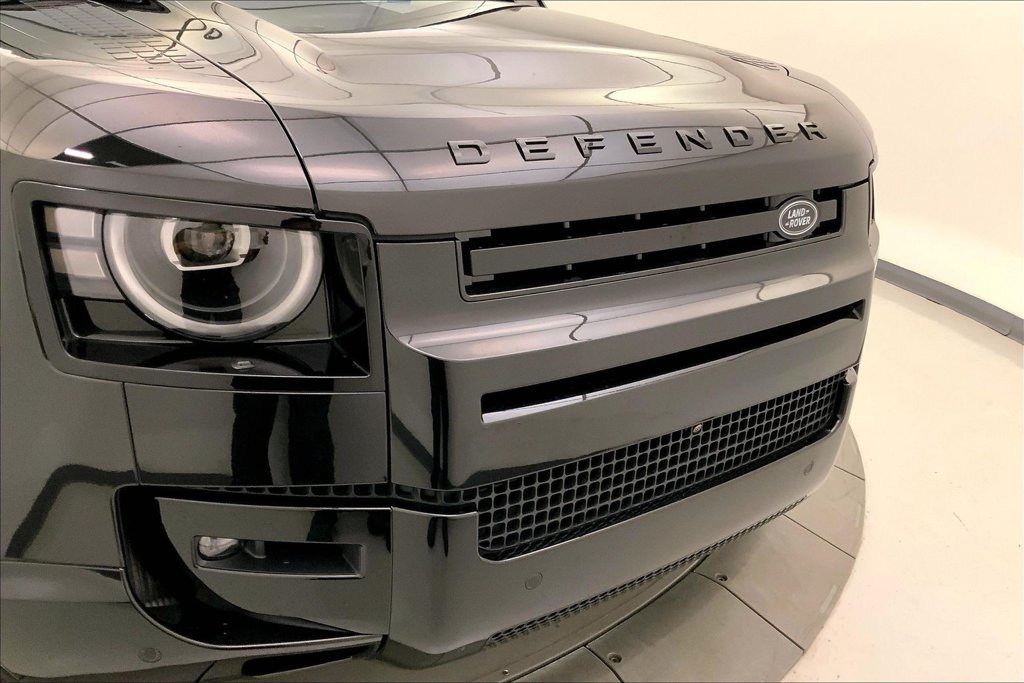Used 2026 Land Rover Defender 110 X-Dynamic SE AWD/4WD image 29