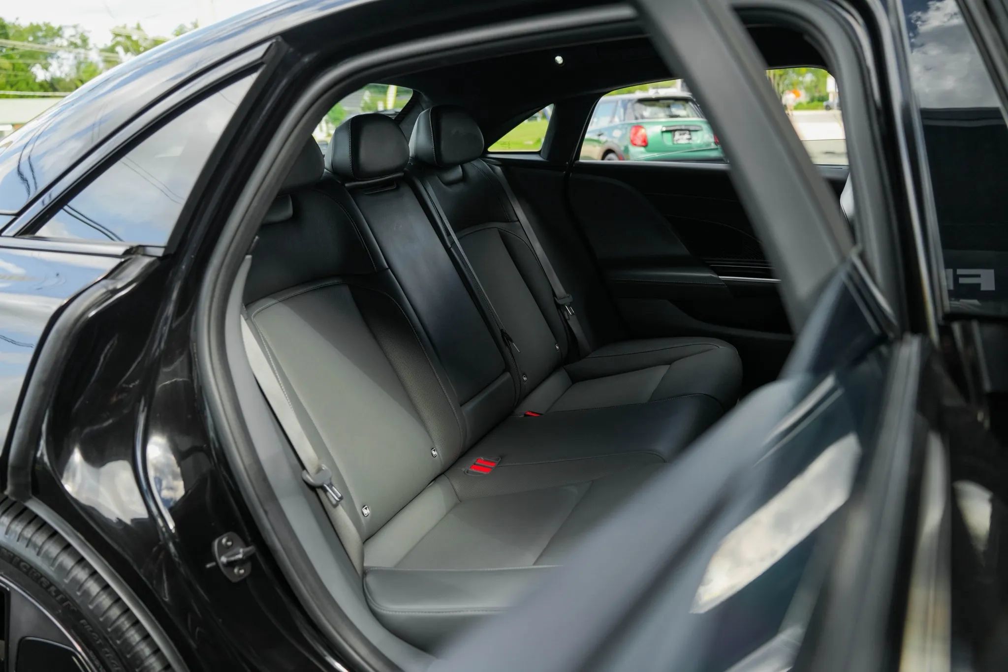 Used 2024 Lucid Air Touring AWD/4WD image 31
