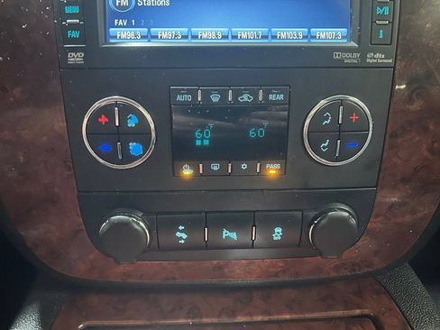 Used 2012 Chevrolet Suburban LTZ AWD/4WD image 17