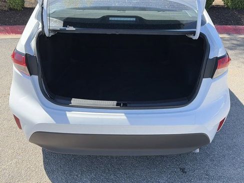 Used 2024 Toyota Corolla LE image 3