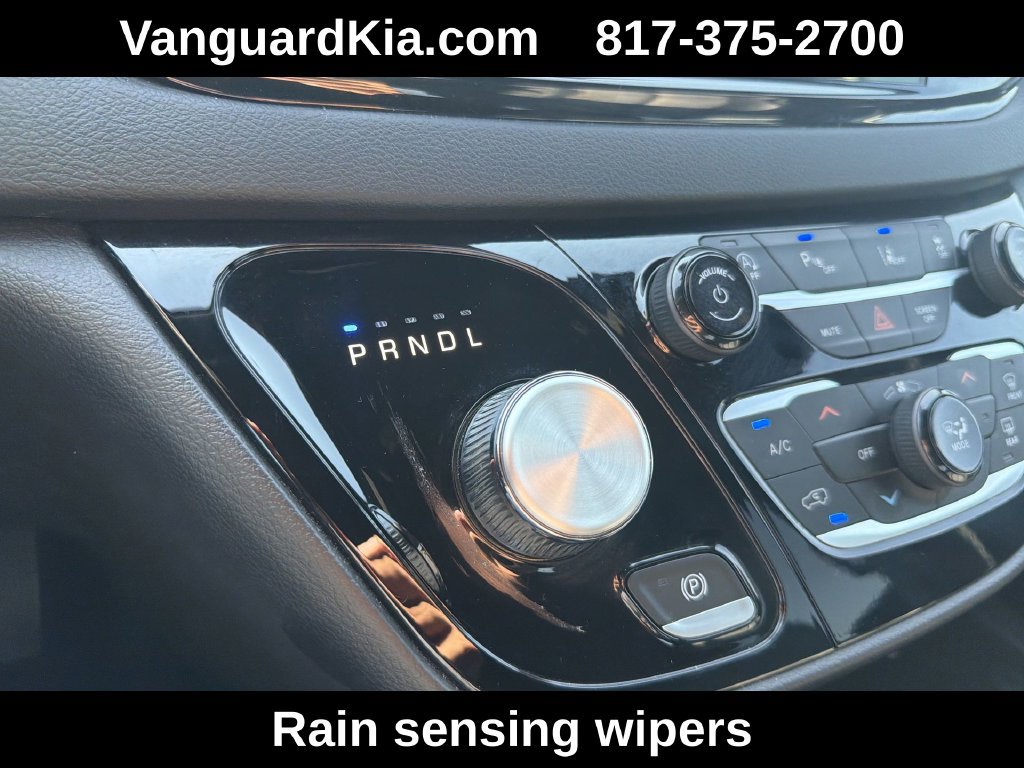 Used 2025 Chrysler Pacifica Select FWD image 24
