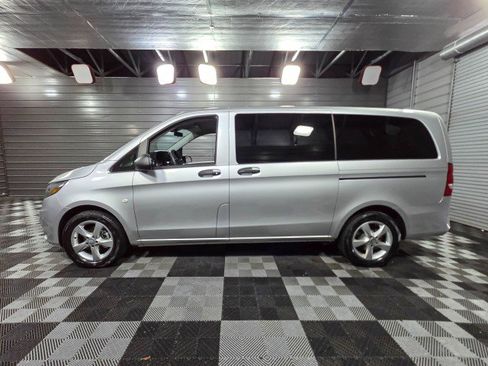 Used 2016 Mercedes-Benz Metris Passenger image 8