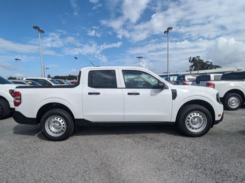 New 2025 Ford Maverick XL image 3