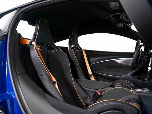 Used 2024 McLaren Artura Performance image 26