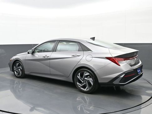 Certified 2024 Hyundai Elantra Limited FWD image 6