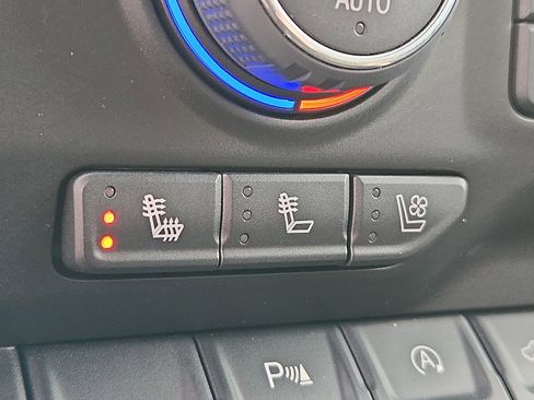 Used 2022 Chevrolet Silverado 1500 LTZ image 23