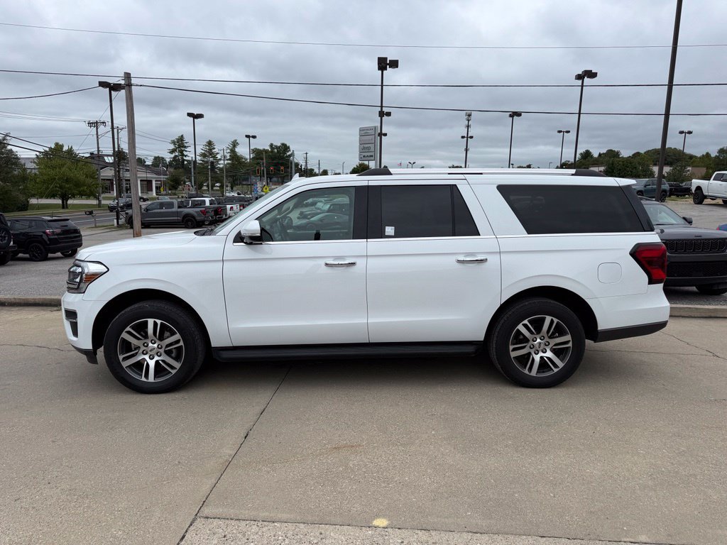 Used 2024 Ford Expedition Max Limited AWD/4WD image 9