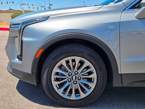Used 2024 Cadillac XT4 Premium Luxury AWD/4WD image 7