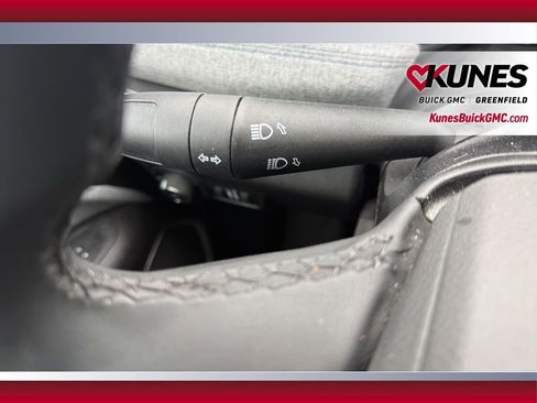 Used 2025 Jeep Compass Latitude image 36