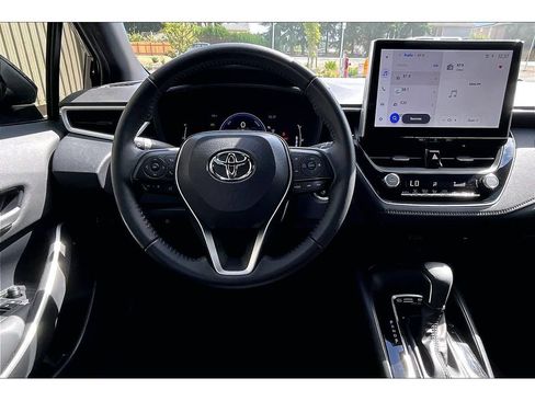 Used 2025 Toyota Corolla SE w/ SE Premium Package AWD/4WD image 5