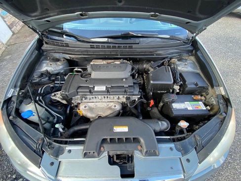 Used 2010 Hyundai Elantra GLS image 16