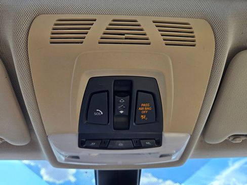 Used 2018 BMW 320i Sedan w/ Convenience Package image 34