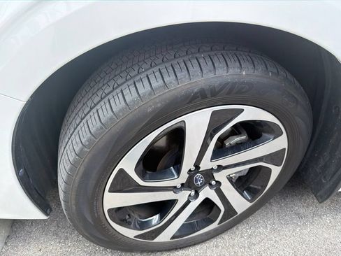 Used 2021 Subaru Legacy Touring XT w/ Popular Package #3 AWD/4WD image 3