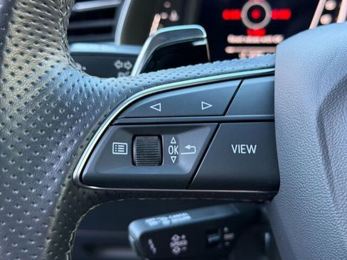 Used 2022 Audi RS Q8 4.0T 4D Sport Utility image 31