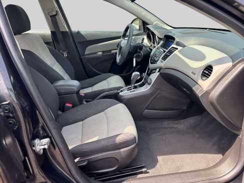 Used 2016 Chevrolet Cruze LS FWD image 13