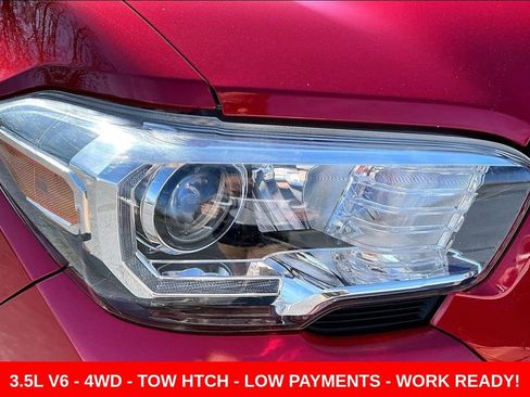 Used 2019 Toyota Tacoma TRD Off-Road w/ Technology Package AWD/4WD image 30