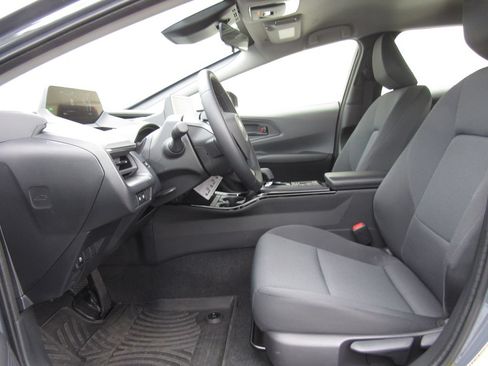 Used 2026 Toyota Prius LE AWD/4WD image 11