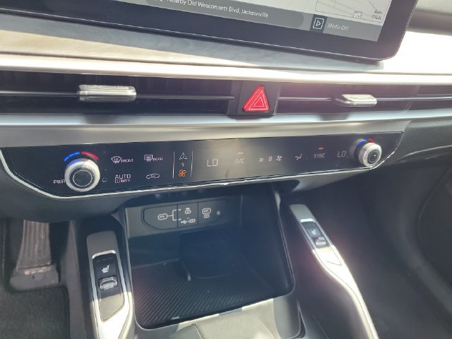 Used 2024 Kia Sorento X-Line EX AWD/4WD image 33