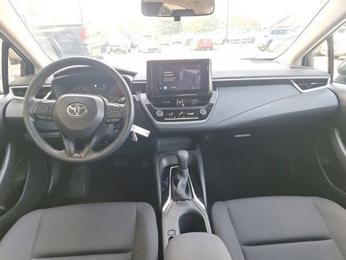 Used 2025 Toyota Corolla LE image 16
