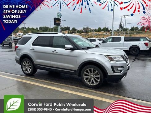 Used 2017 Ford Explorer Limited w/ Equipment Group 303A AWD/4WD image 9