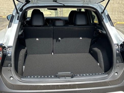 New 2026 Nissan Kicks SR FWD image 18